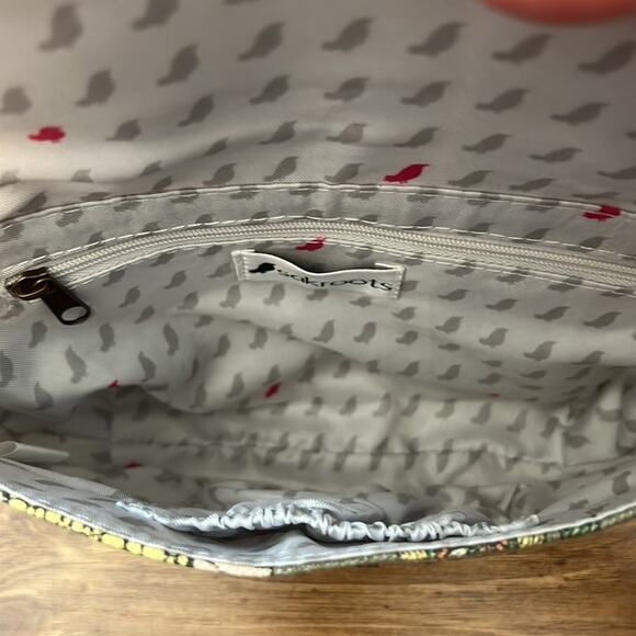 ✨Sold✨ Sakroots Signature Peace Print Fold Over Mini Bag in Spirit Desert - Picture 10 of 13